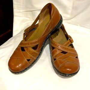 Clarks Ashland Spin Tan Shoes size 7M.  Never worn